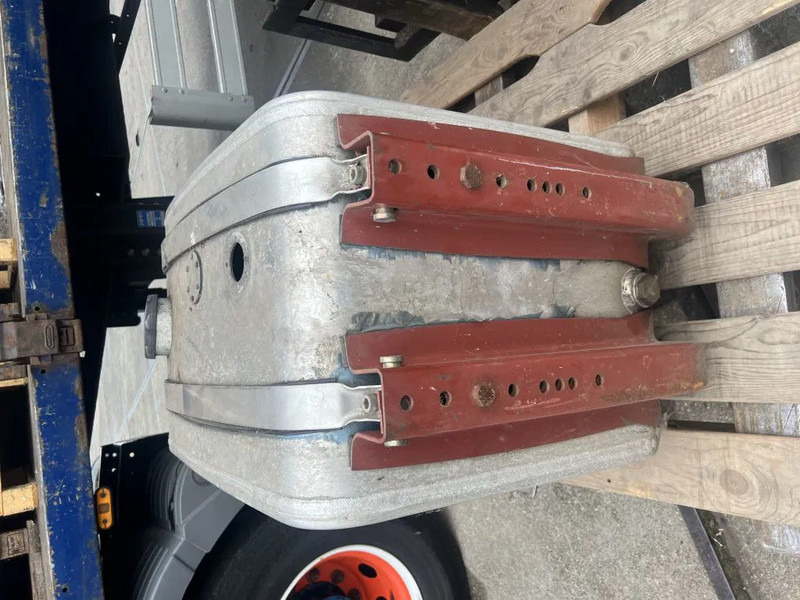 Diversen Hydrauliek tank l 70 b 45 h 62 met steunen - Hydraulica voor Vrachtwagen: afbeelding 1 Diversen Hydrauliek tank l 70 b 45 h 62 met steunen - Hydraulica voor Vrachtwagen: afbeelding 1