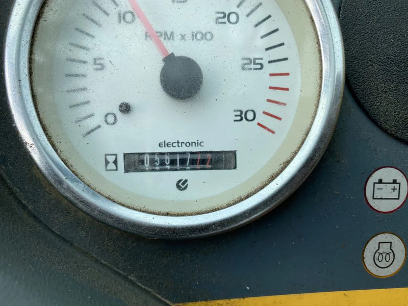 Verreiker Haulotte HTL 4017 - 4X4X4 - 5.617 HOURS - 17 METER - 4.000 KG: afbeelding 18 Verreiker Haulotte HTL 4017 - 4X4X4 - 5.617 HOURS - 17 METER - 4.000 KG: afbeelding 18