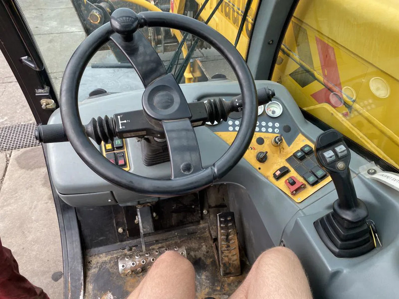 Verreiker Haulotte HTL 4017 - 4X4X4 - 5.617 HOURS - 17 METER - 4.000 KG: afbeelding 13 Verreiker Haulotte HTL 4017 - 4X4X4 - 5.617 HOURS - 17 METER - 4.000 KG: afbeelding 13