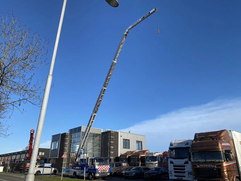 Iveco EuroCargo 90 E18 - EURO 5 + KLAAS ALU-KRAN 30 METER MET REMOTE - Kraanwagen: afbeelding 4 Iveco EuroCargo 90 E18 - EURO 5 + KLAAS ALU-KRAN 30 METER MET REMOTE - Kraanwagen: afbeelding 4