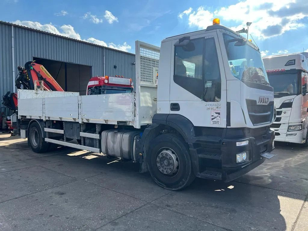 Iveco Stralis 310 PALFINGER PK14002 - MOTOR DEFECT - Vrachtwagen met open laadbak, Kraanwagen: afbeelding 3 Iveco Stralis 310 PALFINGER PK14002 - MOTOR DEFECT - Vrachtwagen met open laadbak, Kraanwagen: afbeelding 3