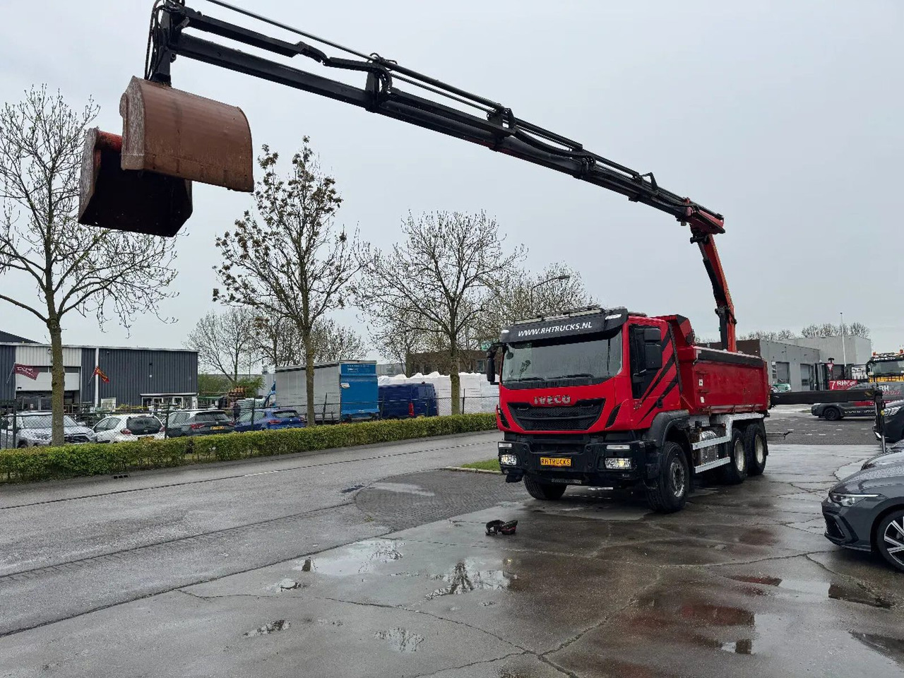 Iveco Trakker 500 6X4 EURO 6 KIPPER + PALFINGER PK1800 - Kipper vrachtwagen, Kraanwagen: afbeelding 1 Iveco Trakker 500 6X4 EURO 6 KIPPER + PALFINGER PK1800 - Kipper vrachtwagen, Kraanwagen: afbeelding 1