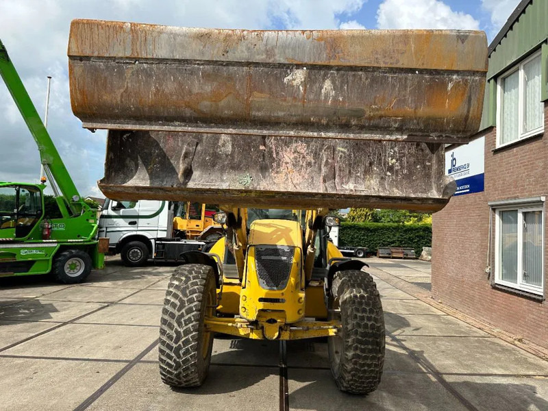 Graaflaadmachine Komatsu WB97S-5E0: afbeelding 8 Graaflaadmachine Komatsu WB97S-5E0: afbeelding 8