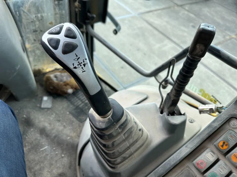 Graaflaadmachine Komatsu WB97S-5E0: afbeelding 16 Graaflaadmachine Komatsu WB97S-5E0: afbeelding 16