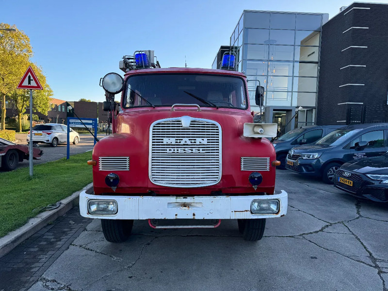 MAN 13 4X2 FIRE TRUCK - Brandweerwagen: afbeelding 2 MAN 13 4X2 FIRE TRUCK - Brandweerwagen: afbeelding 2