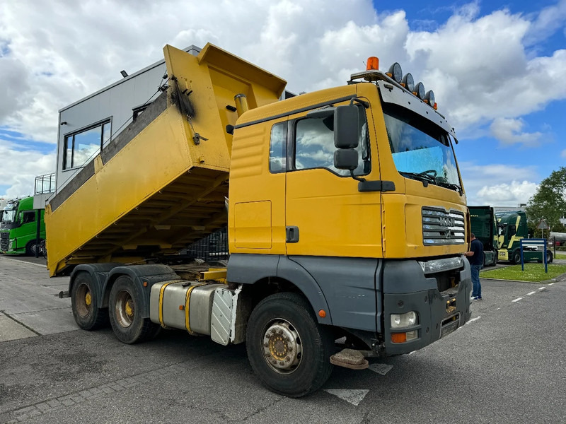 MAN TGA 26.530 6X4 MANUAL 3 PEDALS TIPPER KIPPER - Kipper vrachtwagen: afbeelding 2 MAN TGA 26.530 6X4 MANUAL 3 PEDALS TIPPER KIPPER - Kipper vrachtwagen: afbeelding 2