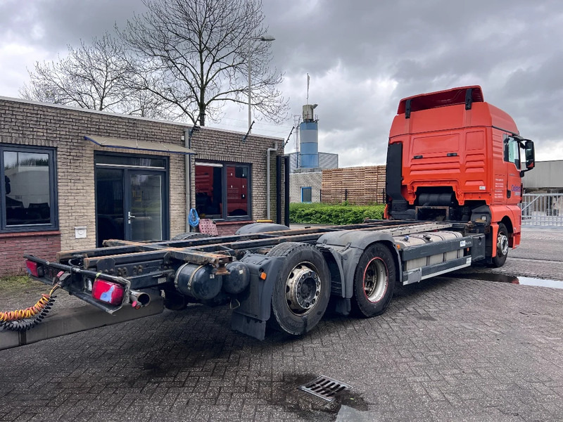 MAN TGX 26.440 XLX 6X2 EURO 5 - BDF CHASSIS + RETARDER - Containertransporter/ Wissellaadbak vrachtwagen: afbeelding 4 MAN TGX 26.440 XLX 6X2 EURO 5 - BDF CHASSIS + RETARDER - Containertransporter/ Wissellaadbak vrachtwagen: afbeelding 4