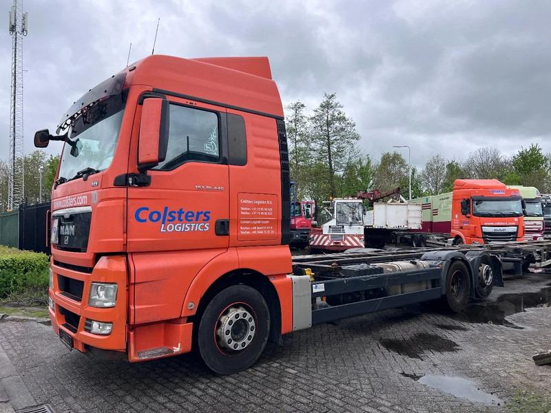 MAN TGX 26.440 XLX 6X2 EURO 5 - BDF CHASSIS + RETARDER - Containertransporter/ Wissellaadbak vrachtwagen: afbeelding 1 MAN TGX 26.440 XLX 6X2 EURO 5 - BDF CHASSIS + RETARDER - Containertransporter/ Wissellaadbak vrachtwagen: afbeelding 1