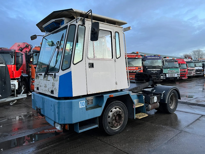 Mafi MT25T131C 4X2 *GEARBOX DON'T GO IN REVERSE* MT25T131C - Terminal trekker: afbeelding 1 Mafi MT25T131C 4X2 *GEARBOX DON'T GO IN REVERSE* MT25T131C - Terminal trekker: afbeelding 1