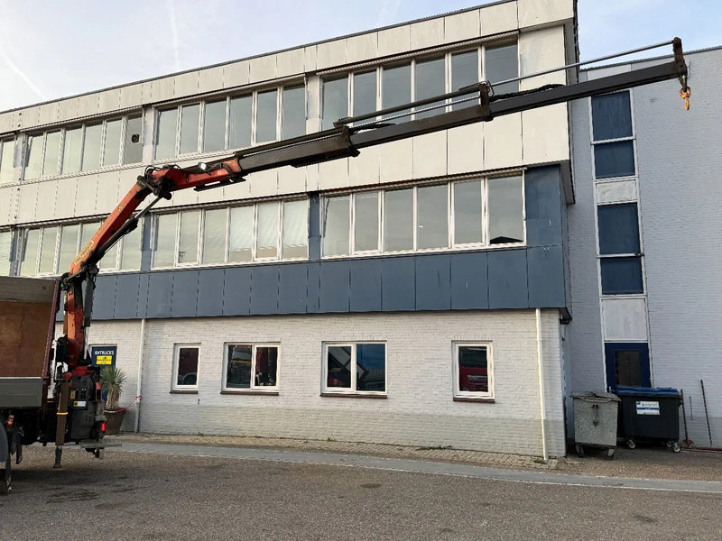 Scania G370 4X4 EURO 6 + 3-SIDE TIPPER + PALFINGER PK9002 + REMOTE - Kraanwagen: afbeelding 4 Scania G370 4X4 EURO 6 + 3-SIDE TIPPER + PALFINGER PK9002 + REMOTE - Kraanwagen: afbeelding 4