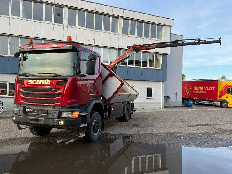 Scania G370 4X4 EURO 6 + 3-SIDE TIPPER + PALFINGER PK9002 + REMOTE - Kipper vrachtwagen, Kraanwagen: afbeelding 2 Scania G370 4X4 EURO 6 + 3-SIDE TIPPER + PALFINGER PK9002 + REMOTE - Kipper vrachtwagen, Kraanwagen: afbeelding 2