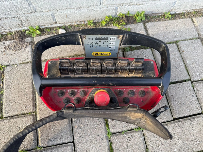 Scania G370 4X4 EURO 6 + 3-SIDE TIPPER + PALFINGER PK9002 + REMOTE - Kipper vrachtwagen, Kraanwagen: afbeelding 5 Scania G370 4X4 EURO 6 + 3-SIDE TIPPER + PALFINGER PK9002 + REMOTE - Kipper vrachtwagen, Kraanwagen: afbeelding 5