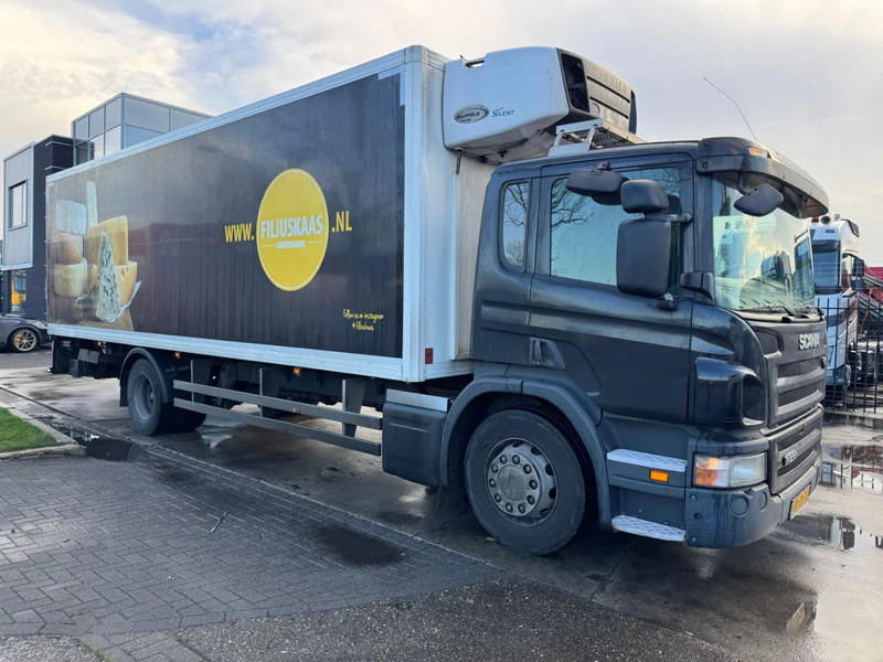 Scania P230 4X2 - EURO 4 + CARRIER SUPRA 950 MT + DHOLLANDIA LIFT - Koelwagen vrachtwagen: afbeelding 3 Scania P230 4X2 - EURO 4 + CARRIER SUPRA 950 MT + DHOLLANDIA LIFT - Koelwagen vrachtwagen: afbeelding 3