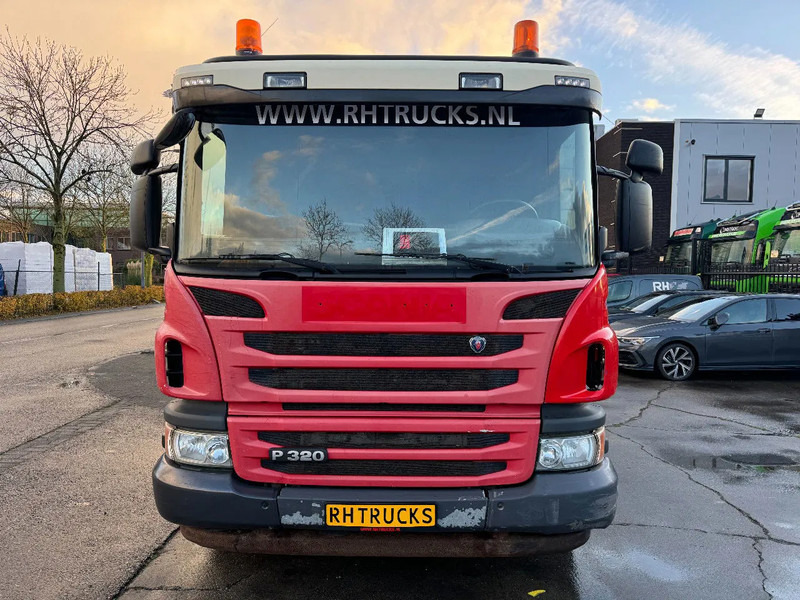 Scania P320 6X2 - EURO 6 + HIAB XS 144 HIPRO + REMOTE + HIAB HOOK + RETARDER - Kraanwagen: afbeelding 3 Scania P320 6X2 - EURO 6 + HIAB XS 144 HIPRO + REMOTE + HIAB HOOK + RETARDER - Kraanwagen: afbeelding 3