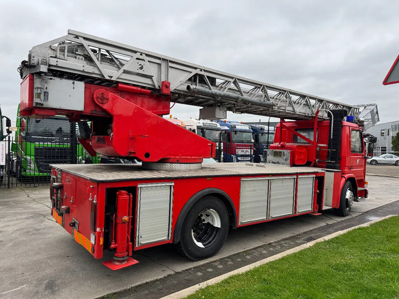 Scania P82 4X2 - FIRE TRUCK - 30M LIFT - Brandweerwagen: afbeelding 4 Scania P82 4X2 - FIRE TRUCK - 30M LIFT - Brandweerwagen: afbeelding 4