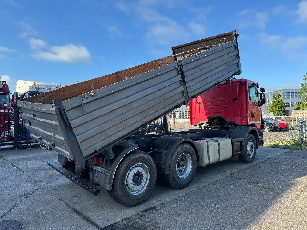 Scania R124-470 6X2 KIPPER EURO 3 - Kipper vrachtwagen: afbeelding 5 Scania R124-470 6X2 KIPPER EURO 3 - Kipper vrachtwagen: afbeelding 5