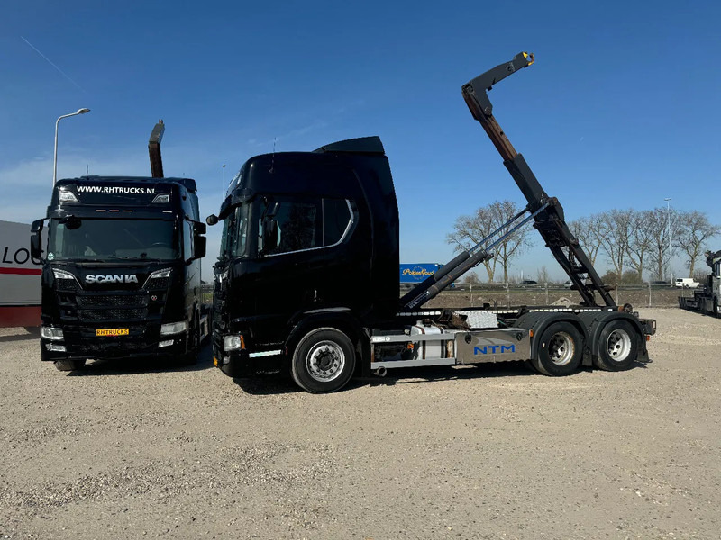 Scania R580 V8 6X2 VDL HOOK 20T RETARDER EURO 6 2 UNITS - Haakarmsysteem vrachtwagen: afbeelding 2 Scania R580 V8 6X2 VDL HOOK 20T RETARDER EURO 6 2 UNITS - Haakarmsysteem vrachtwagen: afbeelding 2