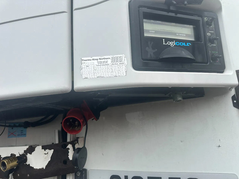 Schmitz Cargobull Schmitz Cargobull PRICES FROM €6950 TO €8950,- 40 X CARRIER 1850 MT D/E SAF AXELS - Koelwagen oplegger: afbeelding 4 Schmitz Cargobull Schmitz Cargobull PRICES FROM €6950 TO €8950,- 40 X CARRIER 1850 MT D/E SAF AXELS - Koelwagen oplegger: afbeelding 4
