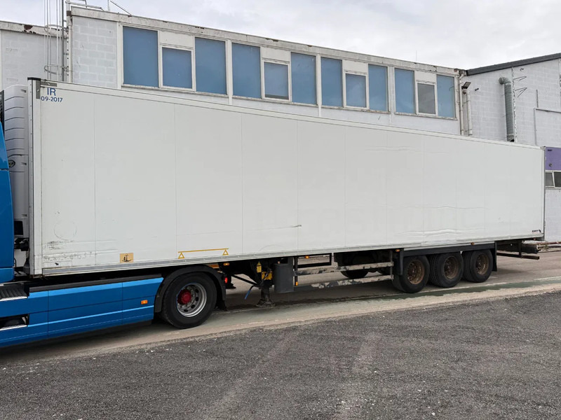 Schmitz Cargobull Schmitz Cargobull PRICES FROM €6950 TO €8950,- 40 X CARRIER 1850 MT D/E SAF AXELS - Koelwagen oplegger: afbeelding 2 Schmitz Cargobull Schmitz Cargobull PRICES FROM €6950 TO €8950,- 40 X CARRIER 1850 MT D/E SAF AXELS - Koelwagen oplegger: afbeelding 2