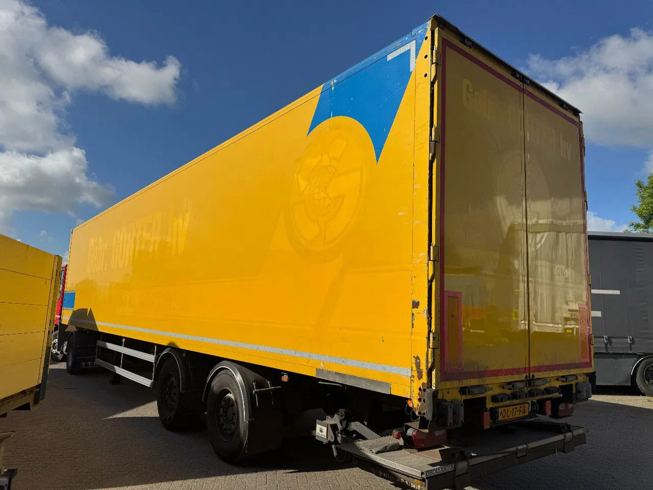System Trailer TFSH 18 TRPLY - 2 AXLE SAF + STEE - Gesloten oplegger: afbeelding 4 System Trailer TFSH 18 TRPLY - 2 AXLE SAF + STEE - Gesloten oplegger: afbeelding 4