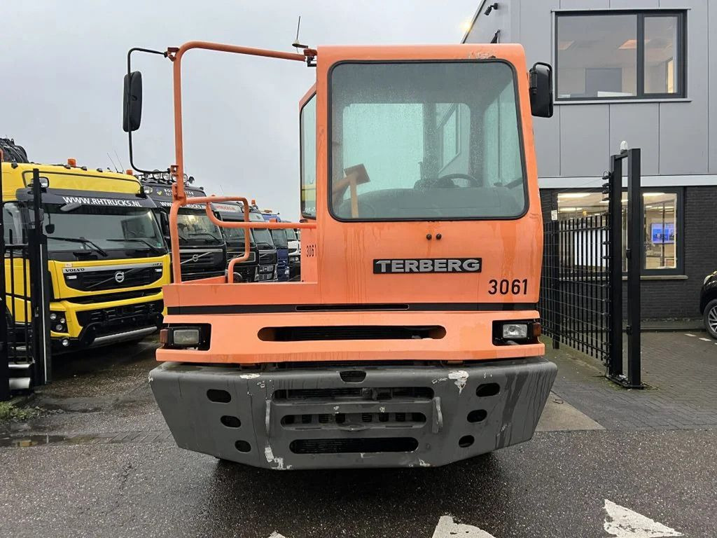 Terberg YT 222 YT222 - Diesel heftruck: afbeelding 2 Terberg YT 222 YT222 - Diesel heftruck: afbeelding 2