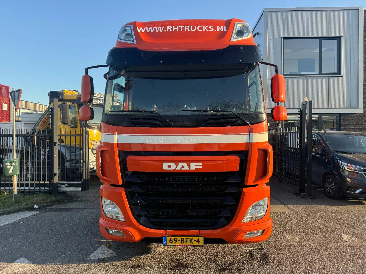 DAF CF 460 6X2 - EURO 6 + LIFT/STEERING AXLE DAF CF 460 6X2 - EURO 6 + LIFT/STEERING AXLE - Trekker: afbeelding 2 DAF CF 460 6X2 - EURO 6 + LIFT/STEERING AXLE DAF CF 460 6X2 - EURO 6 + LIFT/STEERING AXLE - Trekker: afbeelding 2