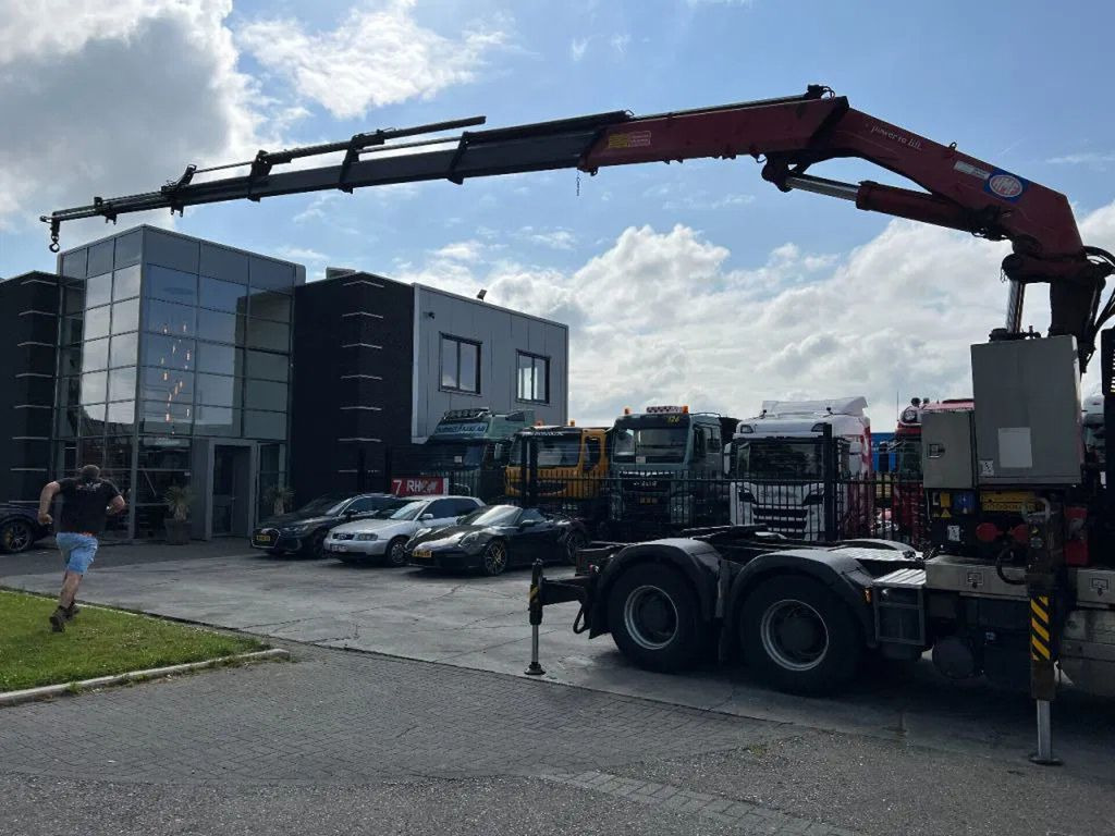 DAF XF 105.460 6X4 EURO 5 + HMF 4220 K6 + REMOTE CON - Trekker: afbeelding 4 DAF XF 105.460 6X4 EURO 5 + HMF 4220 K6 + REMOTE CON - Trekker: afbeelding 4