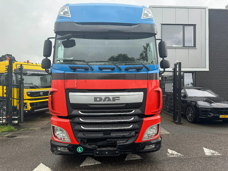 DAF XF 440 4X2 LOW DECK EURO 6 - Trekker: afbeelding 2 DAF XF 440 4X2 LOW DECK EURO 6 - Trekker: afbeelding 2