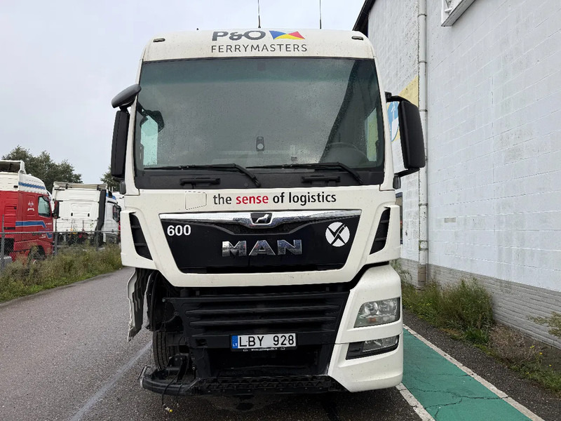 MAN TGX 18.460 4X2 + RETARDER - ENGINE BROKEN - Trekker: afbeelding 2 MAN TGX 18.460 4X2 + RETARDER - ENGINE BROKEN - Trekker: afbeelding 2