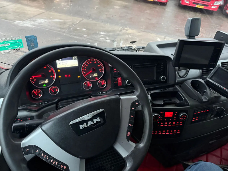 Trekker MAN TGX 41.540 8X4 180 TON + RETARDER + HYDRAULICS PTO: afbeelding 16 Trekker MAN TGX 41.540 8X4 180 TON + RETARDER + HYDRAULICS PTO: afbeelding 16