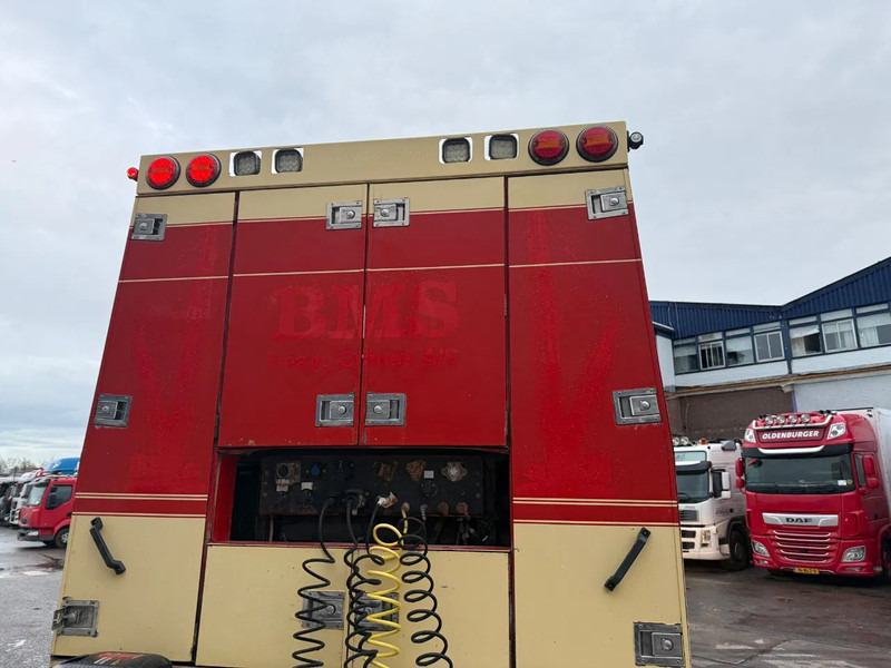 Trekker MAN TGX 41.540 8X4 180 TON + RETARDER + HYDRAULICS PTO: afbeelding 13 Trekker MAN TGX 41.540 8X4 180 TON + RETARDER + HYDRAULICS PTO: afbeelding 13