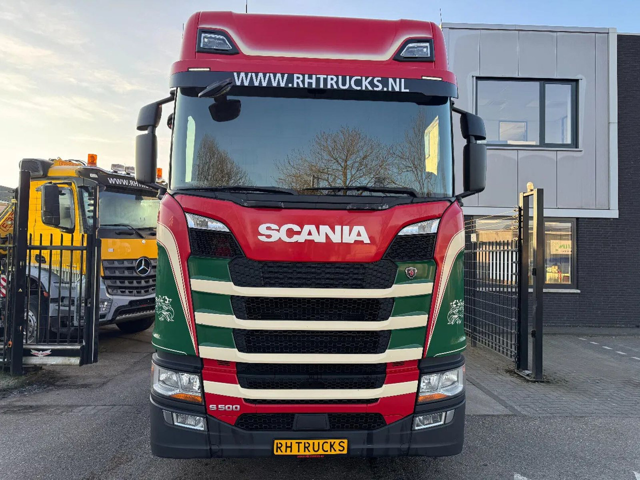 Scania S500 6X2 - EURO 6 + LIFT AXLE Scania S500 6X2 - EURO 6 + LIFT AXLE - Trekker: afbeelding 2 Scania S500 6X2 - EURO 6 + LIFT AXLE Scania S500 6X2 - EURO 6 + LIFT AXLE - Trekker: afbeelding 2