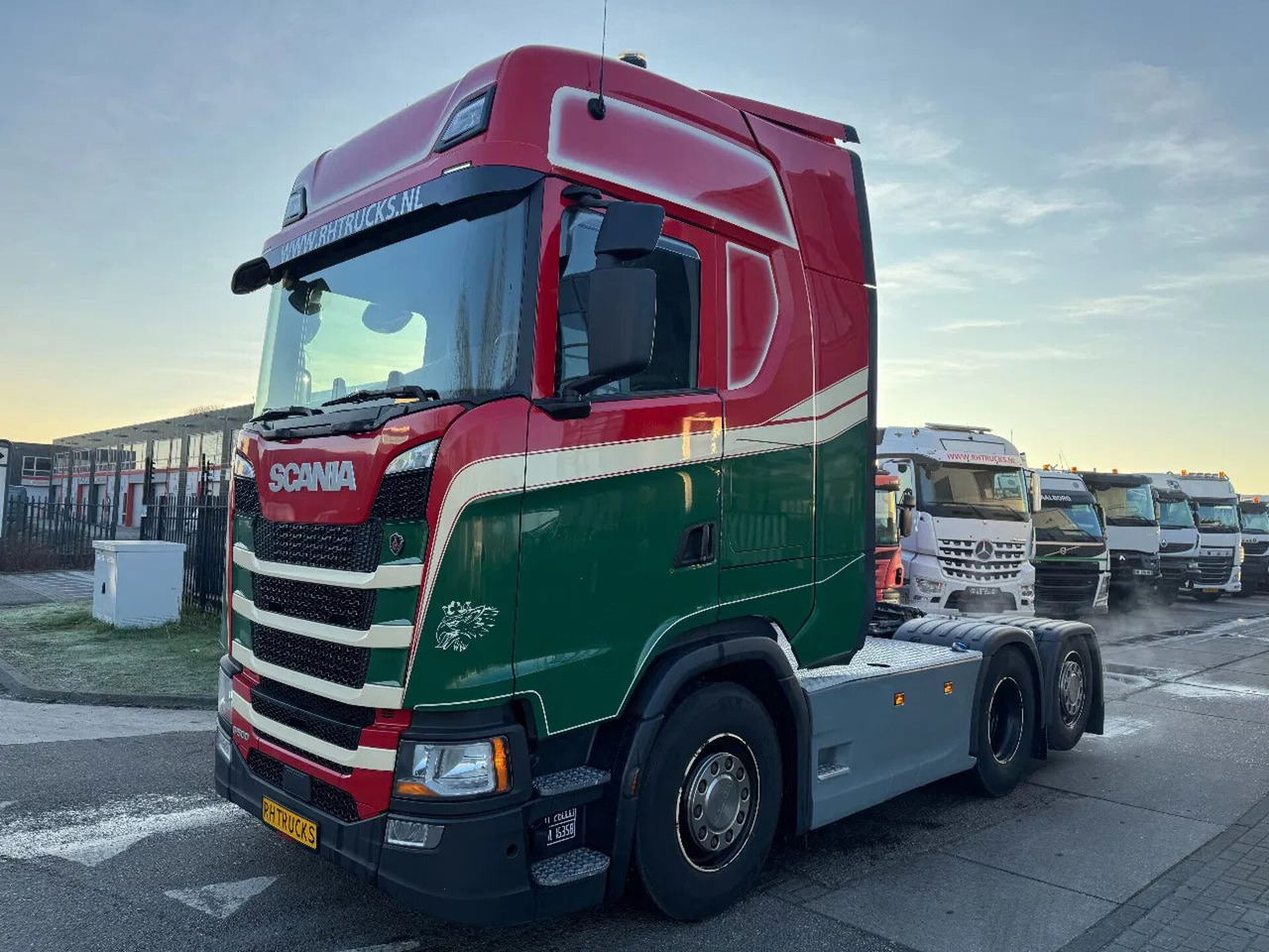Scania S500 6X2 - EURO 6 + LIFT AXLE Scania S500 6X2 - EURO 6 + LIFT AXLE - Trekker: afbeelding 1 Scania S500 6X2 - EURO 6 + LIFT AXLE Scania S500 6X2 - EURO 6 + LIFT AXLE - Trekker: afbeelding 1