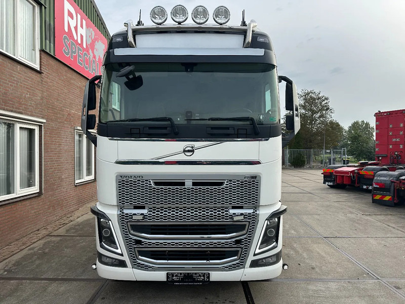 Volvo FH 16.750 8X4, 180 TON POWER STEERING HYDRAULIC - Trekker: afbeelding 3 Volvo FH 16.750 8X4, 180 TON POWER STEERING HYDRAULIC - Trekker: afbeelding 3