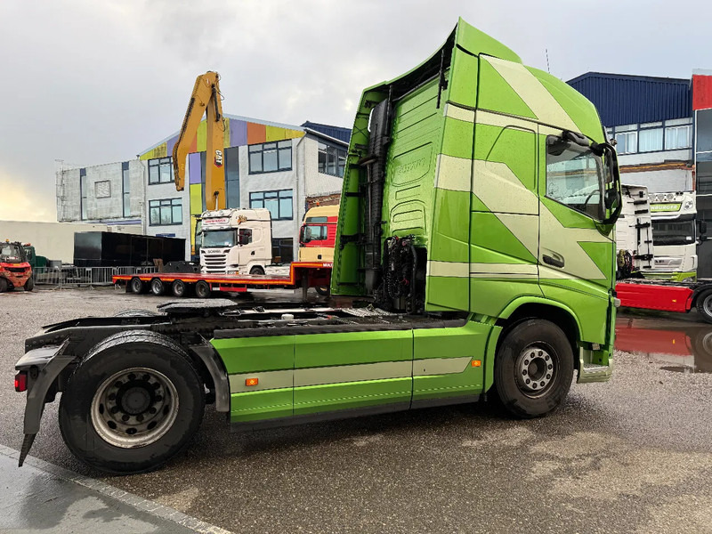 Volvo FH 460 4X2 EURO 6 + I-Shift + I-ParkCool + FULL SPOILERS - Trekker: afbeelding 4 Volvo FH 460 4X2 EURO 6 + I-Shift + I-ParkCool + FULL SPOILERS - Trekker: afbeelding 4