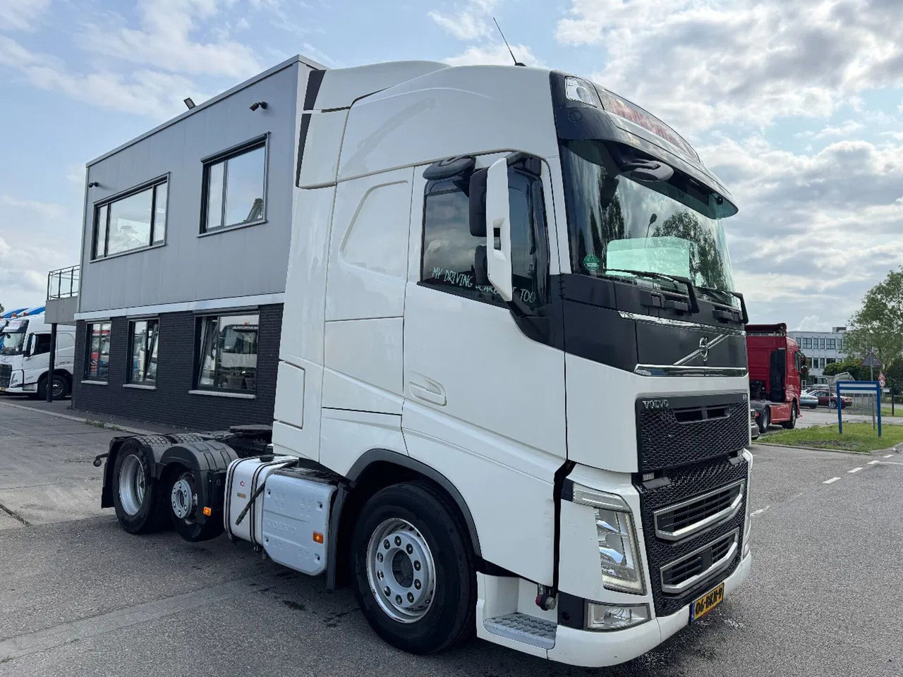 Volvo FH 460 6X2 - EURO 6 + KIPPER HYDR. + LIFTING AXL - Trekker: afbeelding 3 Volvo FH 460 6X2 - EURO 6 + KIPPER HYDR. + LIFTING AXL - Trekker: afbeelding 3