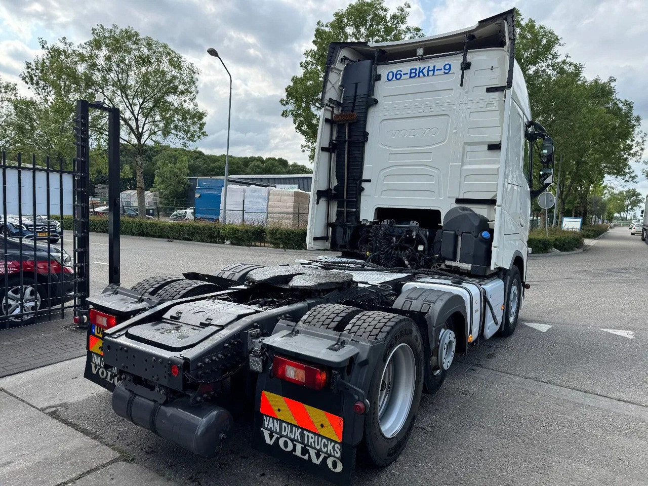 Volvo FH 460 6X2 - EURO 6 + KIPPER HYDR. + LIFTING AXL - Trekker: afbeelding 4 Volvo FH 460 6X2 - EURO 6 + KIPPER HYDR. + LIFTING AXL - Trekker: afbeelding 4