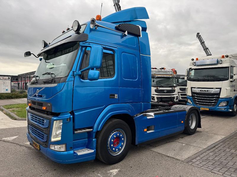 Volvo FM 370 4X2 SPOILERS EURO 6 SKIRTS HOLLAND TRUCK - Trekker: afbeelding 1 Volvo FM 370 4X2 SPOILERS EURO 6 SKIRTS HOLLAND TRUCK - Trekker: afbeelding 1