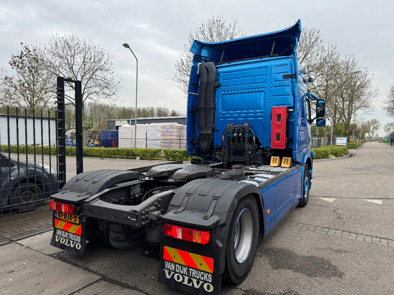 Volvo FM 370 4X2 SPOILERS EURO 6 SKIRTS HOLLAND TRUCK - Trekker: afbeelding 5 Volvo FM 370 4X2 SPOILERS EURO 6 SKIRTS HOLLAND TRUCK - Trekker: afbeelding 5