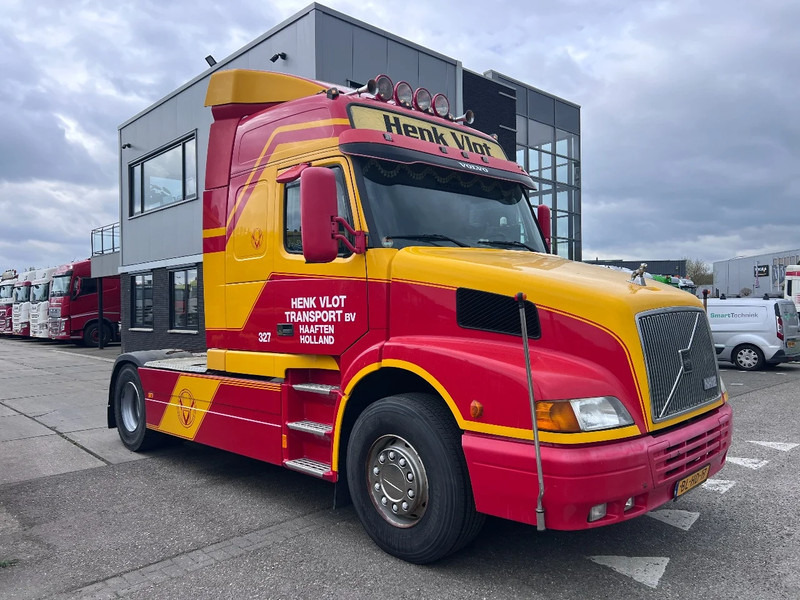 Volvo NH 12.460 4X2 - *MARGE* - EURO 2 - Trekker: afbeelding 5 Volvo NH 12.460 4X2 - *MARGE* - EURO 2 - Trekker: afbeelding 5