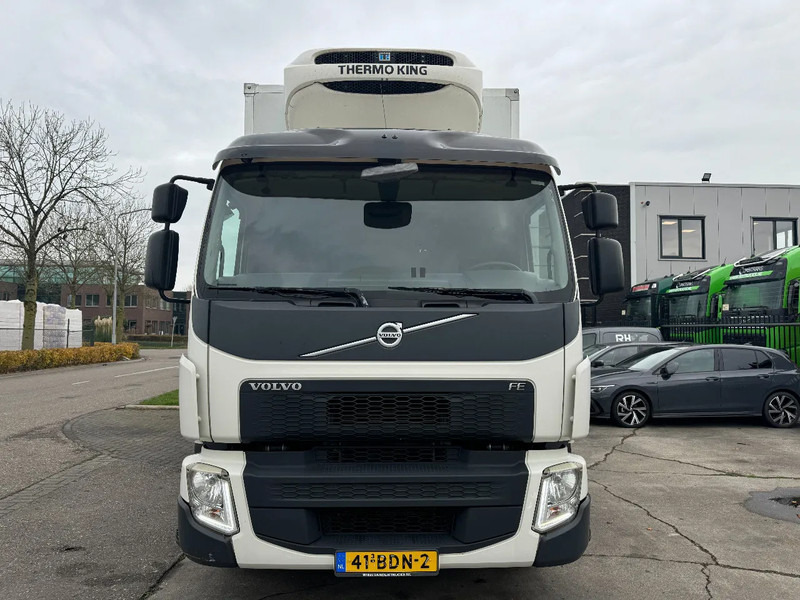 Volvo FE 250 4X2 - EURO 6 + THERMOKING T-500R + DHOLLANDIA LIFT - Koelwagen vrachtwagen: afbeelding 2 Volvo FE 250 4X2 - EURO 6 + THERMOKING T-500R + DHOLLANDIA LIFT - Koelwagen vrachtwagen: afbeelding 2