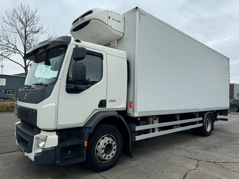 Volvo FE 250 4X2 - EURO 6 + THERMOKING T-500R + DHOLLANDIA LIFT - Koelwagen vrachtwagen: afbeelding 1 Volvo FE 250 4X2 - EURO 6 + THERMOKING T-500R + DHOLLANDIA LIFT - Koelwagen vrachtwagen: afbeelding 1