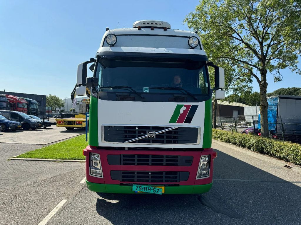 Volvo FH 12.420 6X2 - EURO 3 + HANGER NETAM-FRUEHAUF + - Koelwagen vrachtwagen: afbeelding 2 Volvo FH 12.420 6X2 - EURO 3 + HANGER NETAM-FRUEHAUF + - Koelwagen vrachtwagen: afbeelding 2