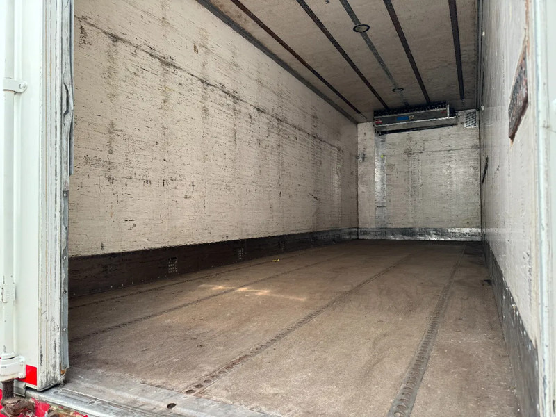 Koelwagen vrachtwagen Volvo FH 12.420 6X2 - EURO 3 + HANGER NETAM-FRUEHAUF + THERMOKING + DHOLLANDIA LIFT: afbeelding 6