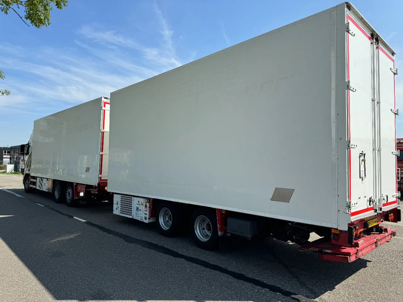 Volvo FH 12.420 6X2 - EURO 3 + HANGER NETAM-FRUEHAUF + THERMOKING + DHOLLANDIA LIFT - Koelwagen vrachtwagen: afbeelding 4 Volvo FH 12.420 6X2 - EURO 3 + HANGER NETAM-FRUEHAUF + THERMOKING + DHOLLANDIA LIFT - Koelwagen vrachtwagen: afbeelding 4