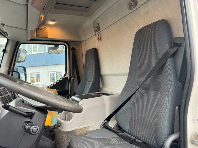 Bakwagen Volvo FL 12.240 4X2 EURO 5 CLOSED BOX TÜV TILL 12-2026: afbeelding 18 Bakwagen Volvo FL 12.240 4X2 EURO 5 CLOSED BOX TÜV TILL 12-2026: afbeelding 18