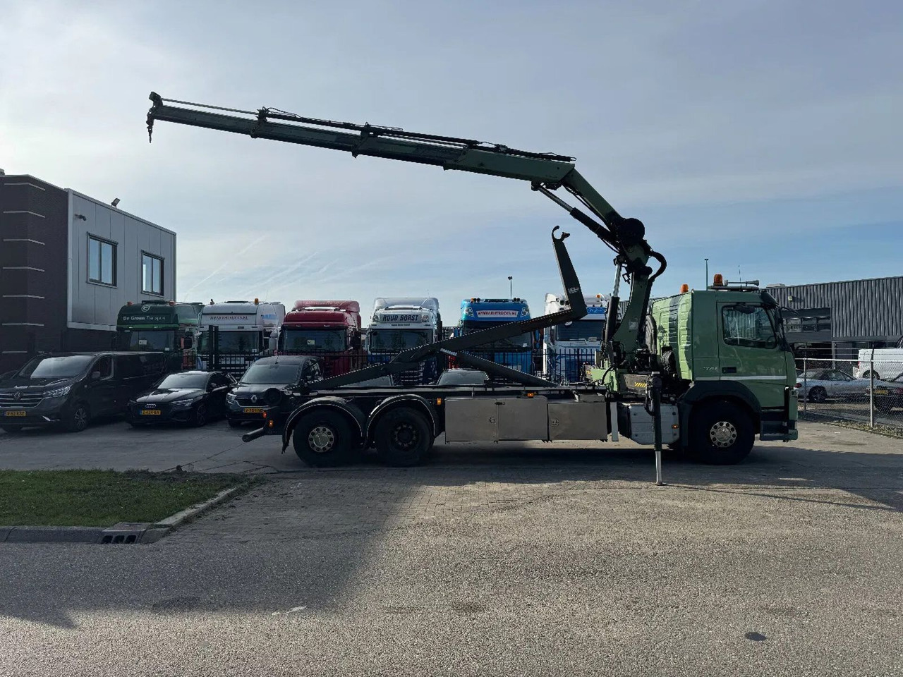 Volvo FM 370 6X2 VDL 21T + HIAB 211 + REMOTE CONTROL - Haakarmsysteem vrachtwagen, Kraanwagen: afbeelding 5 Volvo FM 370 6X2 VDL 21T + HIAB 211 + REMOTE CONTROL - Haakarmsysteem vrachtwagen, Kraanwagen: afbeelding 5