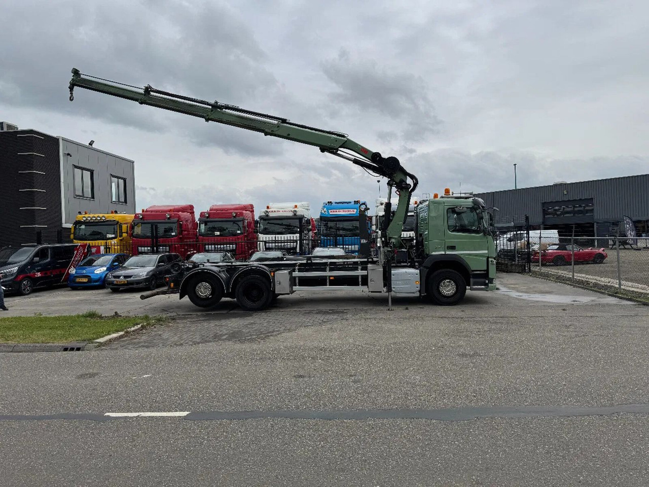 Volvo FM 370 6X2 VDL 21T HOOK + HIAB 211 + REMOTE CONT - Haakarmsysteem vrachtwagen, Kraanwagen: afbeelding 2 Volvo FM 370 6X2 VDL 21T HOOK + HIAB 211 + REMOTE CONT - Haakarmsysteem vrachtwagen, Kraanwagen: afbeelding 2