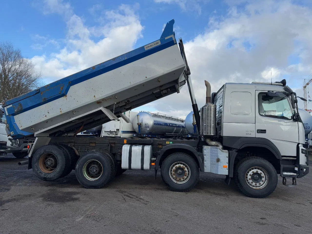 Volvo FMX 540 8X4 - EURO 6 + KIPPER + LIFTING AXLE Volvo FMX 540 8X4 - EURO 6 + KIPPER + LIFTING AXLE - Kipper vrachtwagen: afbeelding 3 Volvo FMX 540 8X4 - EURO 6 + KIPPER + LIFTING AXLE Volvo FMX 540 8X4 - EURO 6 + KIPPER + LIFTING AXLE - Kipper vrachtwagen: afbeelding 3