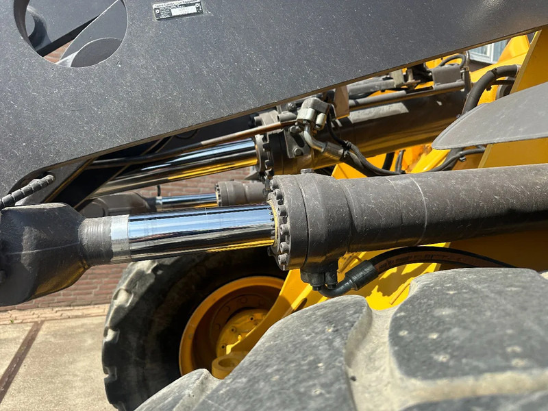 Lader Volvo L60H , CE, 31359 HOURS, AUXILIARY HYDRAULICS, AIR CONDITIONER: afbeelding 14